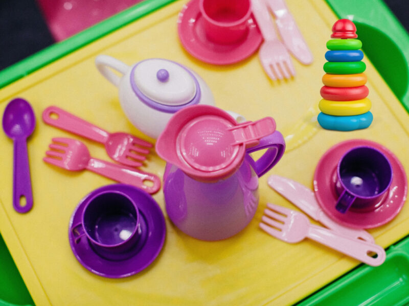 ABS là loại nhựa nhiệt dẻo có độ bền cơ học cao, chịu nhiệt tốt, dễ tạo hình và có tính an toàn cao